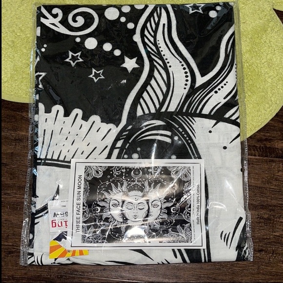 Hot Topic Other - Sun and moon Wall tapestry